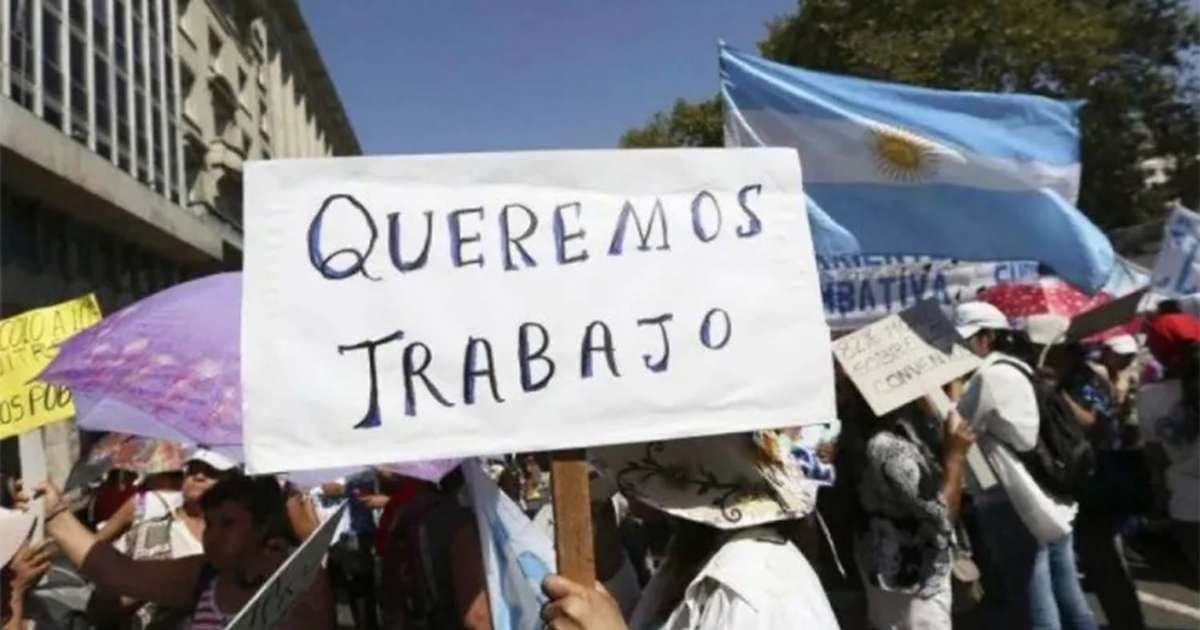 Desempleo ya iguala a corrupción como principal preocupación