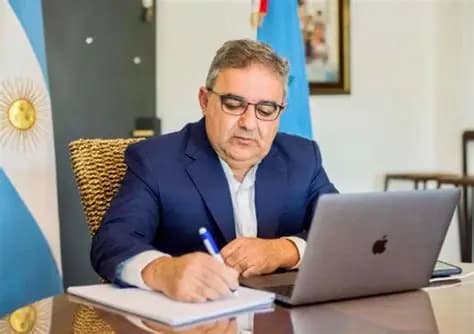 Jalil advierte sobre la transición económica: "Sectores sufriendo"