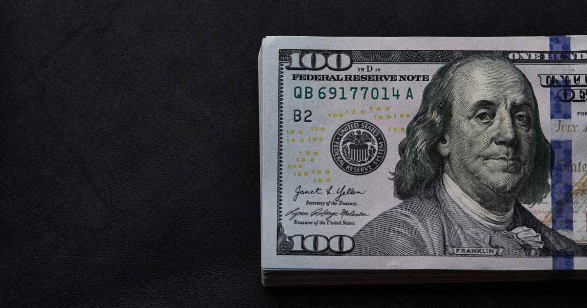 Dólar cierra la semana: oficial, MEP y CCL en foco